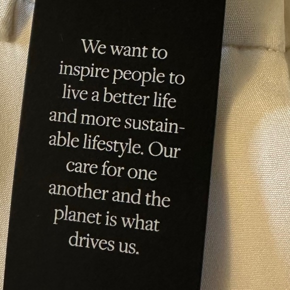 LILY SILK TIMELESS PLEATED WIDE-LEG DENSE SILK TROUSERS NEW W TAG - SIZE 2 WHITE - Picture 6 of 9